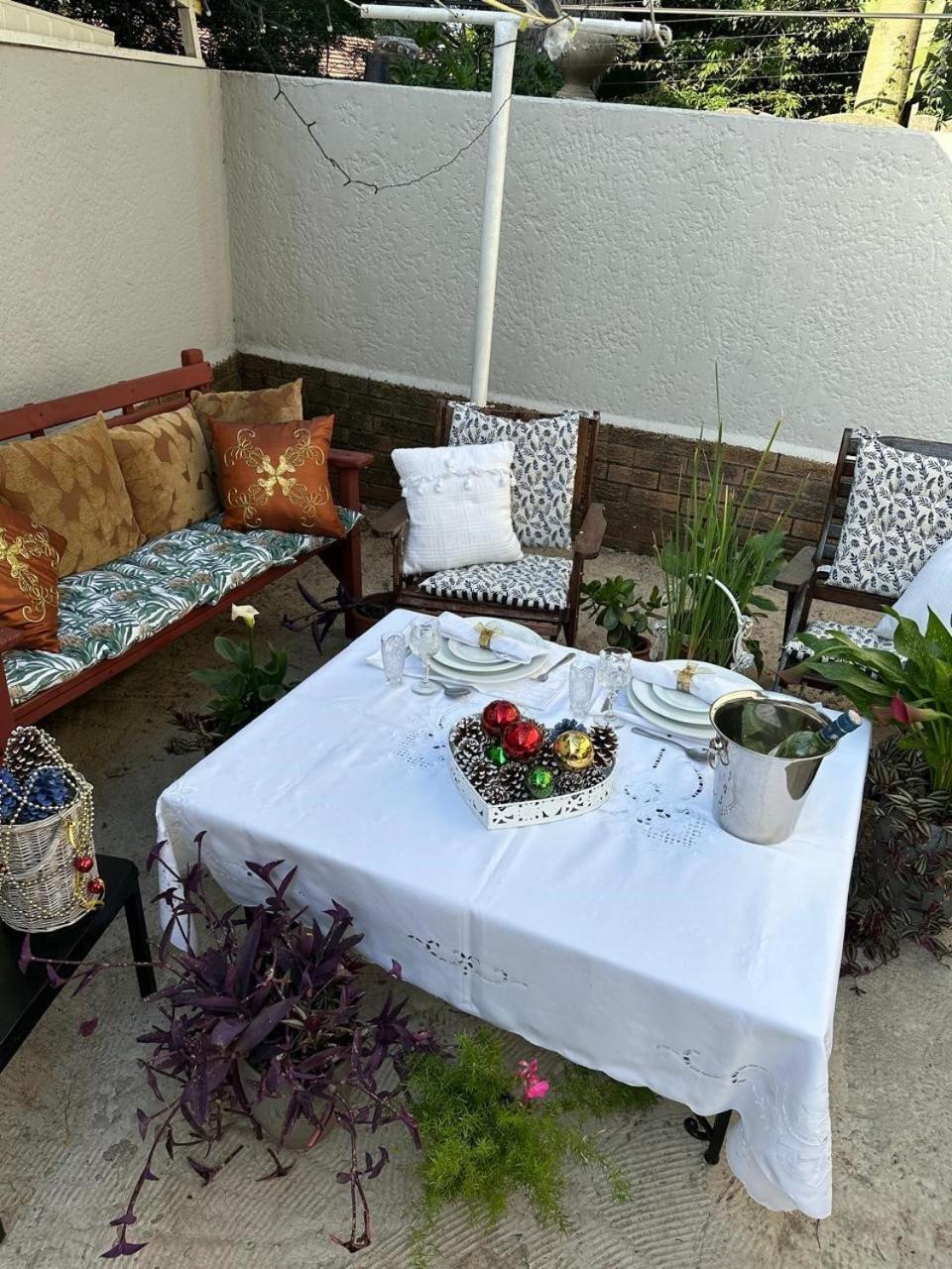 Bagley Terrace 136 Cottage ヨハネスブルグ エクステリア 写真